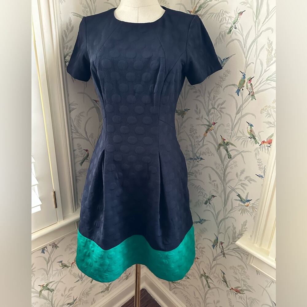 Elle women’s short sleeves midi dress navy blue with green band.
